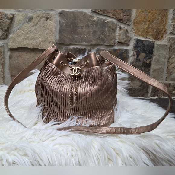Chanel Coco Pleats Drawstring Chain Lambskin Leather Bucket Bag Purse - Picture 2 of 16